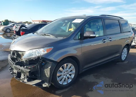 2014 Toyota Sienna Limited V6 7 Passenger z USA, uszkodzony, nr VIN 5TDYK3DC3ES497147